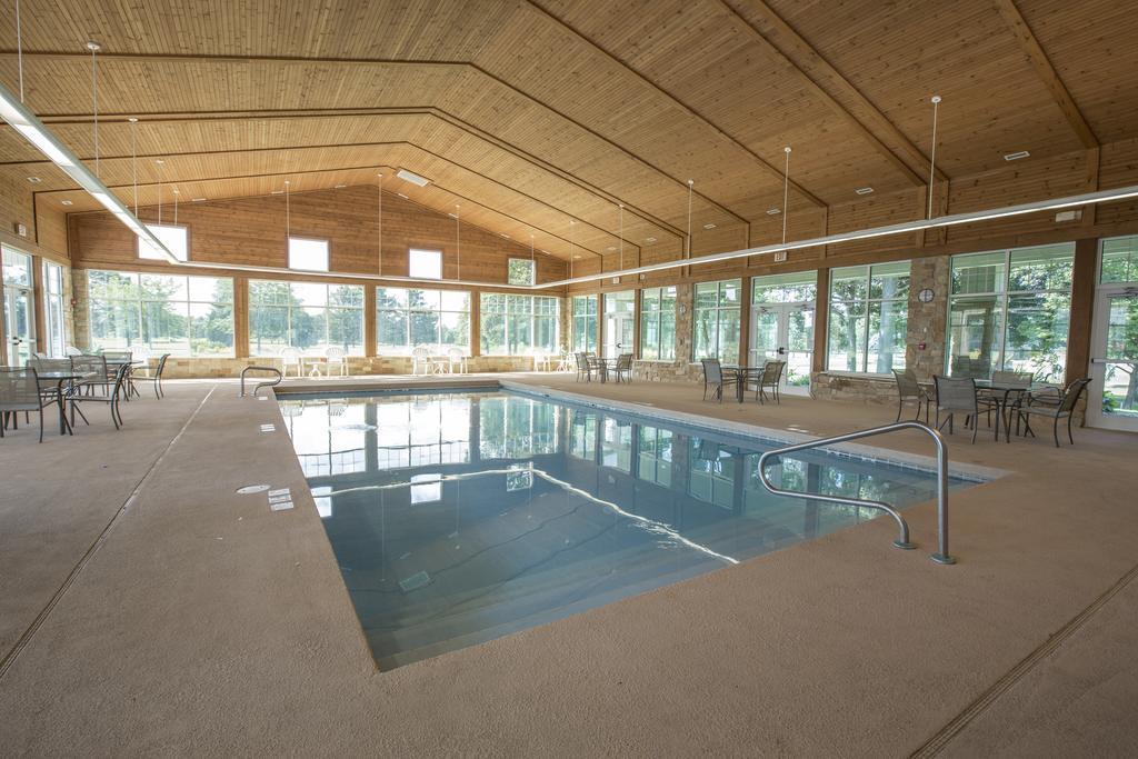 Swan Lake Resort Плимут Экстерьер фото