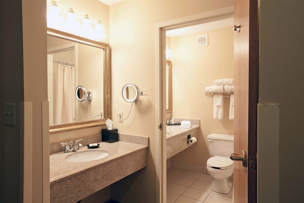 Swan Lake Resort Плимут Экстерьер фото